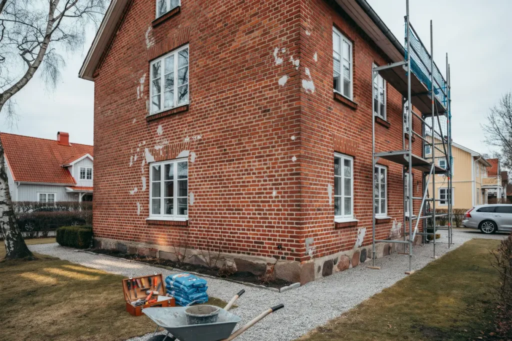 checklista s planerar du omfogning av tegelhus f r att f rebygga fukt och frostspr ngning